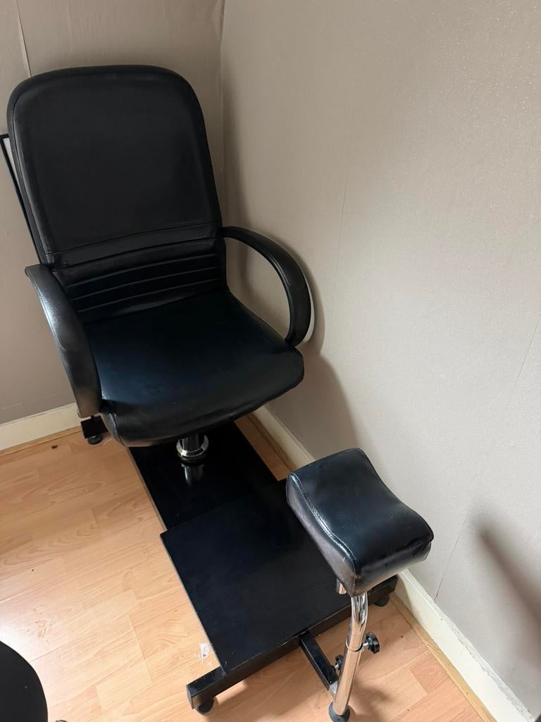 Pedicure stoel – ideaal voor kleine ruimte – €80, Ophalen, Zo goed als nieuw, Zwart, Eén