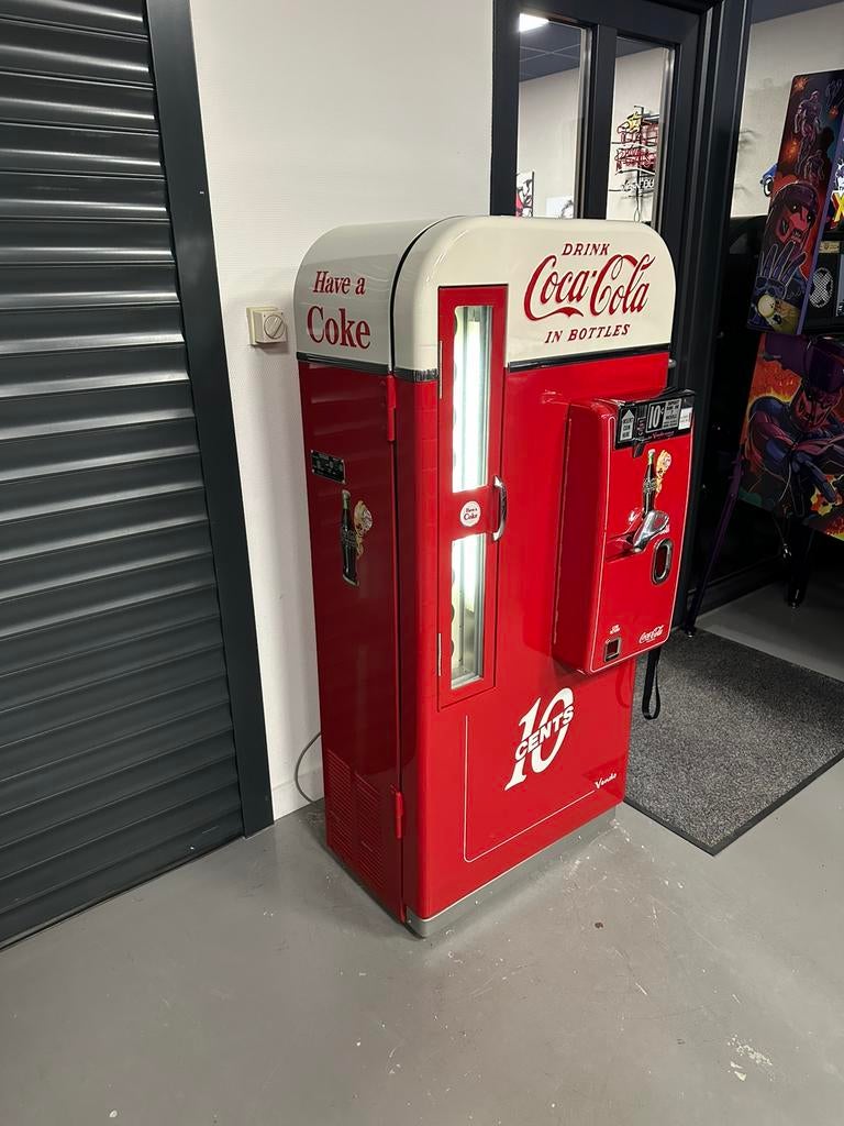 Prachtige Amerkiaanse Vendo 81 Coca Cola Automaat, Ophalen, Gebruikt
