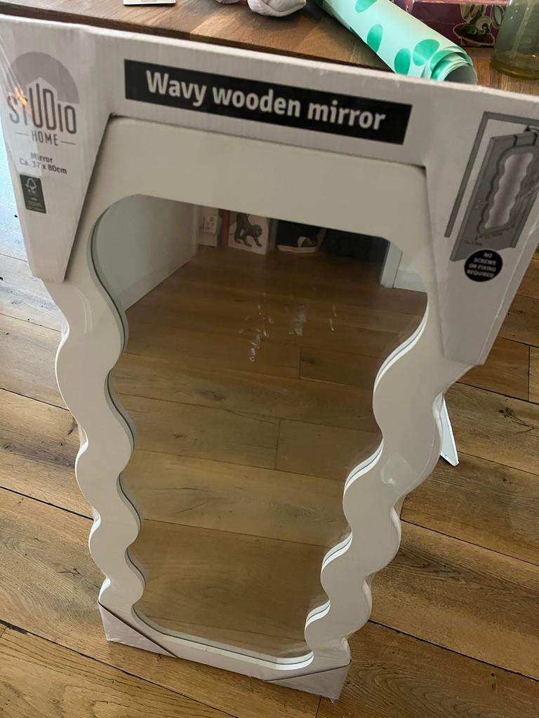 Wavy spiegel nieuw in verpakking, Huis en Inrichting, Woonaccessoires | Spiegels, Ophalen, Minder dan 50 cm, Nieuw, Minder dan 100 cm