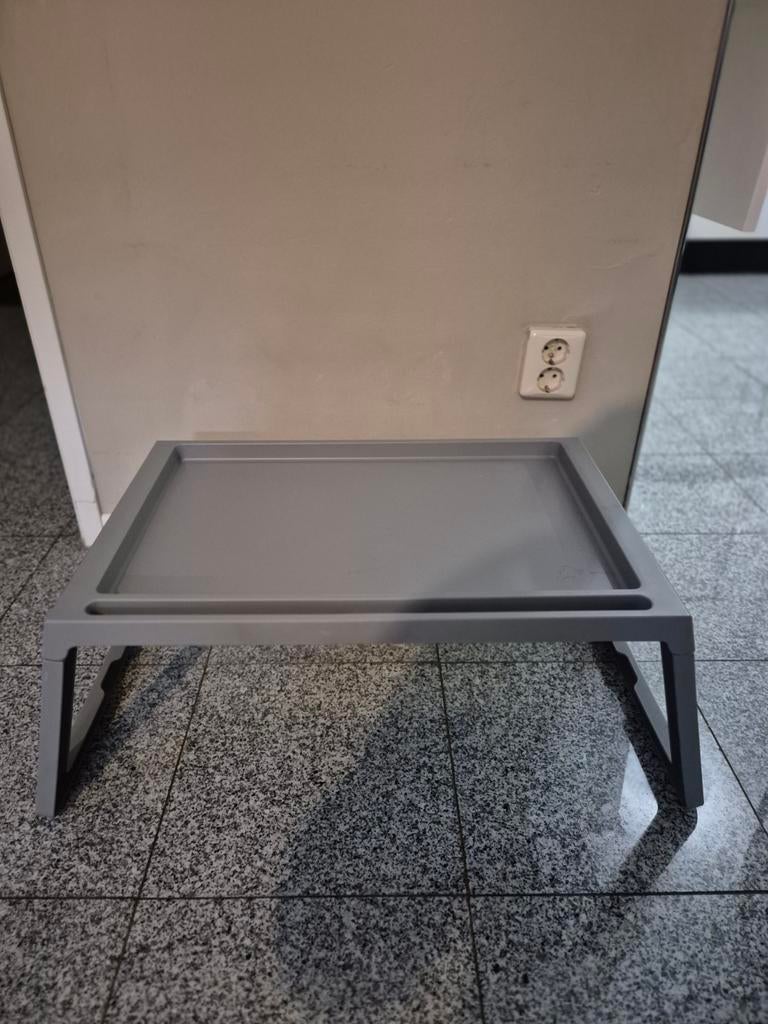 Ikea bedtafeltje, Huis en Inrichting, Tafels | Salontafels, Zo goed als nieuw, Minder dan 50 cm, Rechthoekig, 50 tot 100 cm