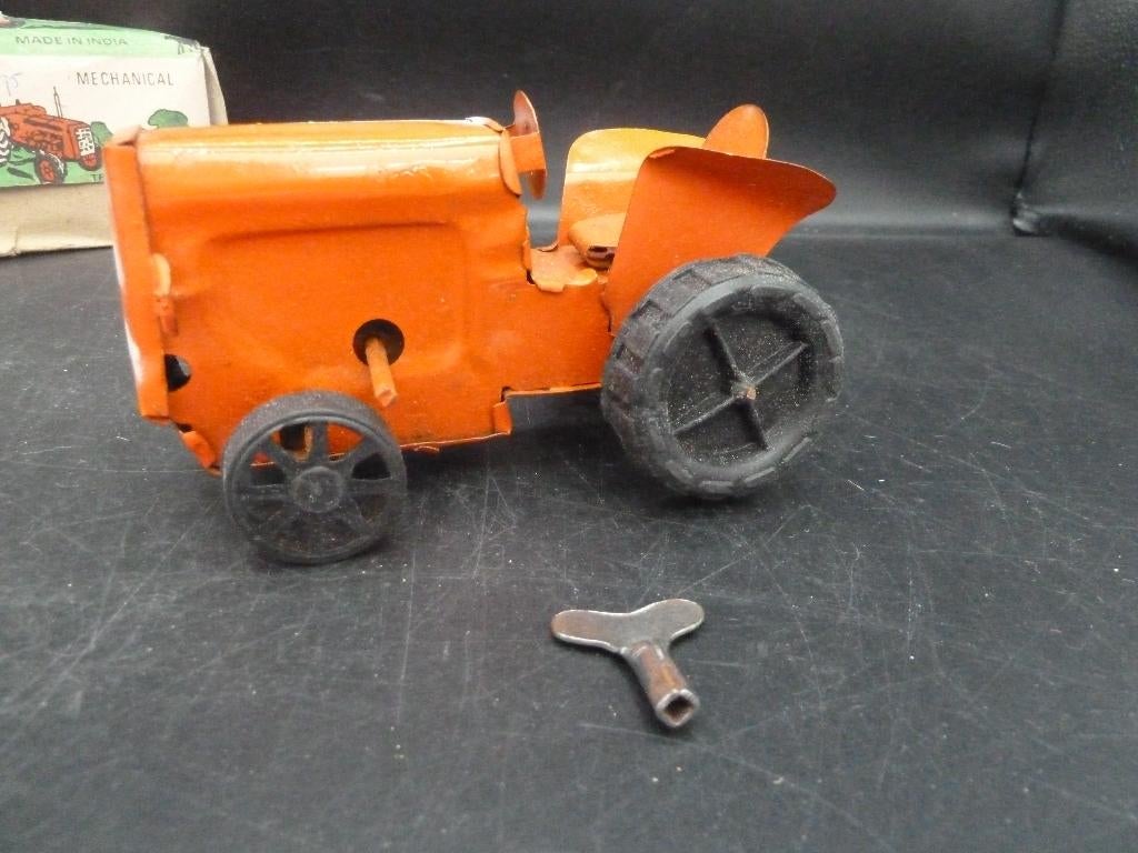 Vintage opwindbare blikken tractor India, Antiek en Kunst, Ophalen of Verzenden