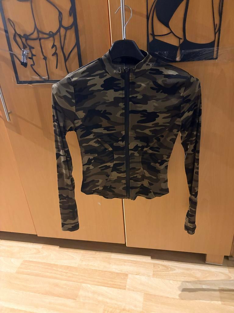 Camouflage Vest - Trendy en Stijlvol, Maat 38/40 (M), Verzenden, Zo goed als nieuw, Jasje