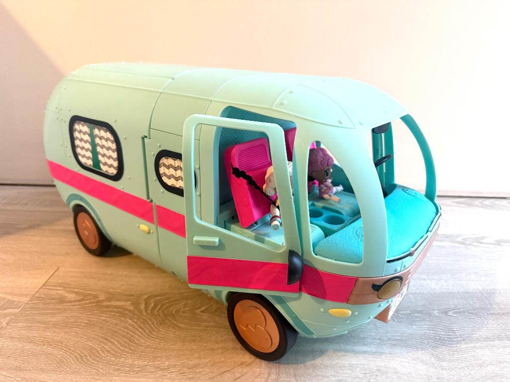 L.O.L. surprise camper met accessoires, Kinderen en Baby's, Speelgoed | Buiten | Speelhuisjes, Ophalen of Verzenden, Zo goed als nieuw
