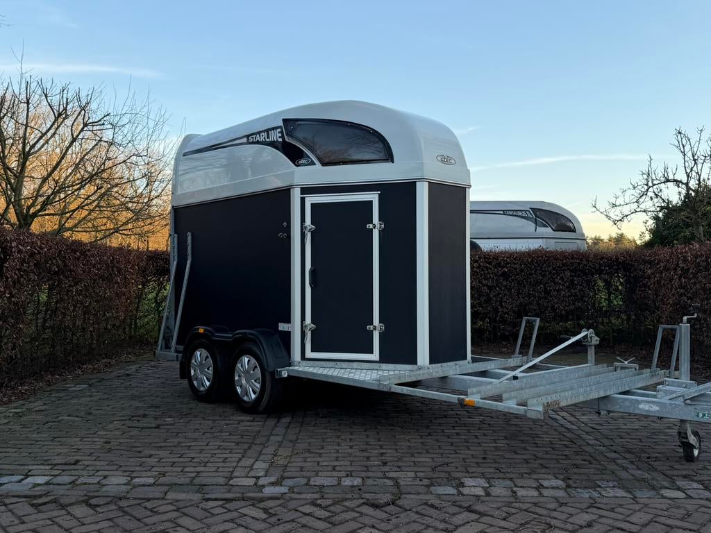 Zeer mooie 2 paards atec mentrailer, Dieren en Toebehoren, Paarden en Pony's | Trailers en Aanhangwagens, Ophalen, Info@atec, Zo goed als nieuw