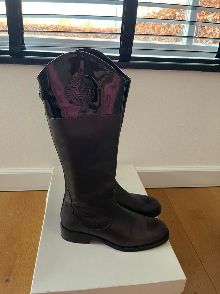 Armani junior laarzen, Kleding | Dames, Schoenen, Zo goed als nieuw, Hoge laarzen, Bruin, Ophalen of Verzenden