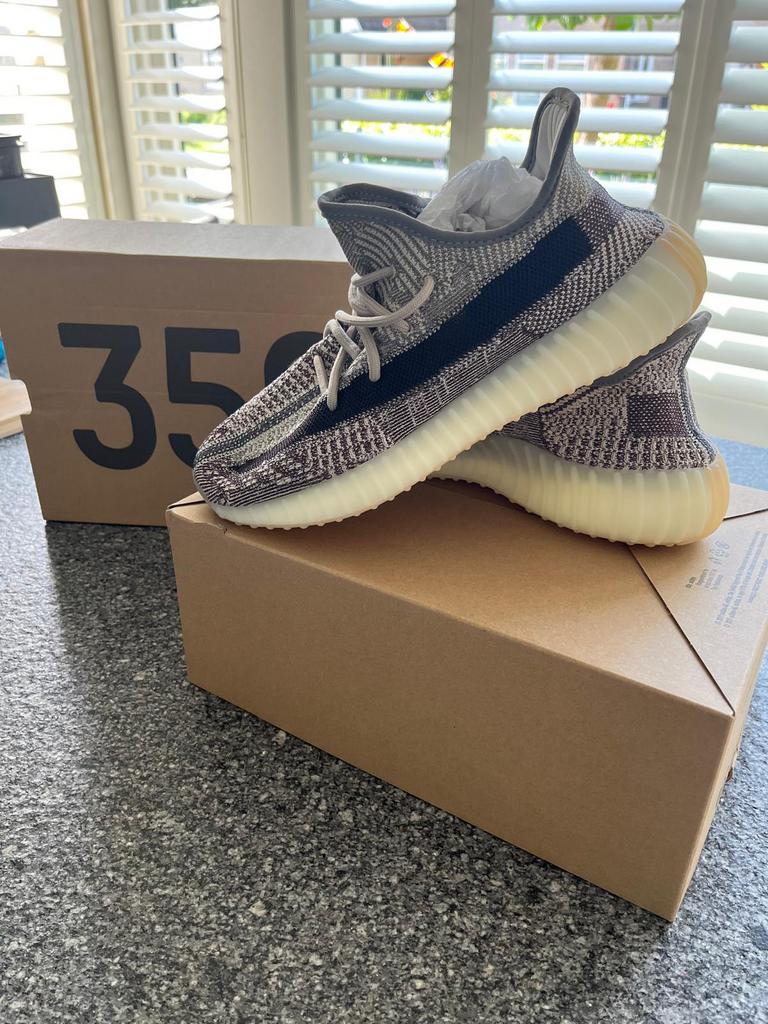 Yeezy boost 350 V2 maat 42, Overige kleuren, Nieuw, Ophalen of Verzenden, Sneakers of Gympen
