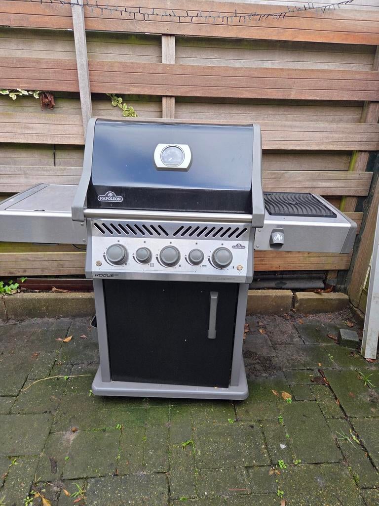 Napoleon Rogue RSE425RSIB gasbbq, Ophalen, Gebruikt, Napoleon