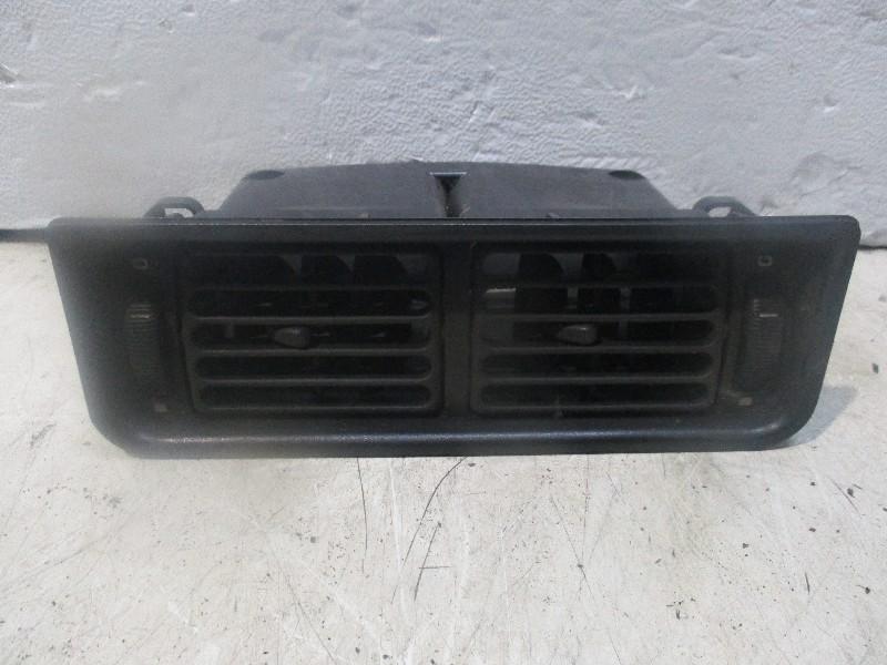 Dashboard Luchtrooster Midden Ford Sierra 1987-, Gebruikt, Henry-Ford-Straße  1, Köln 50735, , Duitsland, Ford-Werke GmbH, Kunden@ford.com