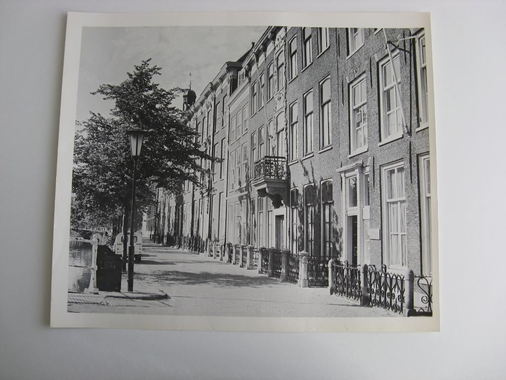 Leiden Rapenburg tussen de Doelen-en Nonnenbrug, Verzamelen, Foto's en Prenten, Zo goed als nieuw, Overige onderwerpen, Voor 1940
