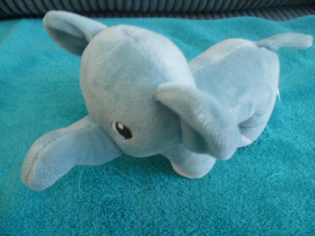 Licht blauw met wit velours olifant van Action, Ophalen of Verzenden, Zo goed als nieuw, Overige typen