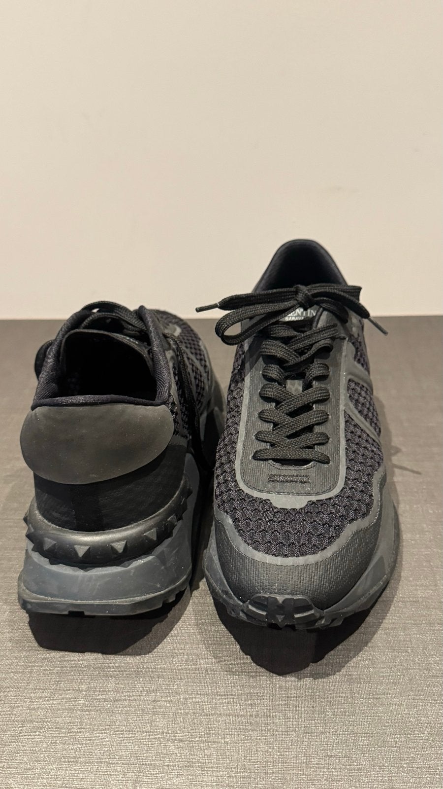 Valentino Garavani heren sneakers maat 42 - Zo goed als nieu, Kleding | Heren, Ophalen of Verzenden, Zo goed als nieuw, Zwart