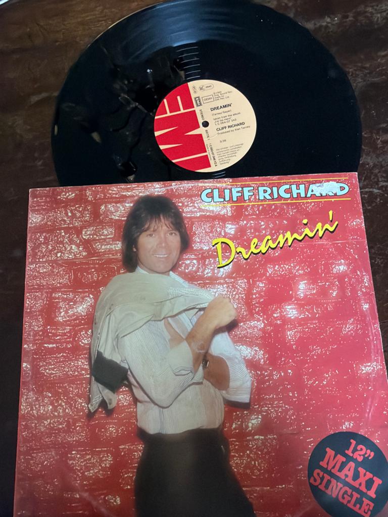 Cliff Richard - Dreamin' (12" Maxi-Single), Cd's en Dvd's, Vinyl Singles, Gebruikt, Maxi-single, 1980 - 1989, Pop, 12 inch, Ophalen of Verzenden