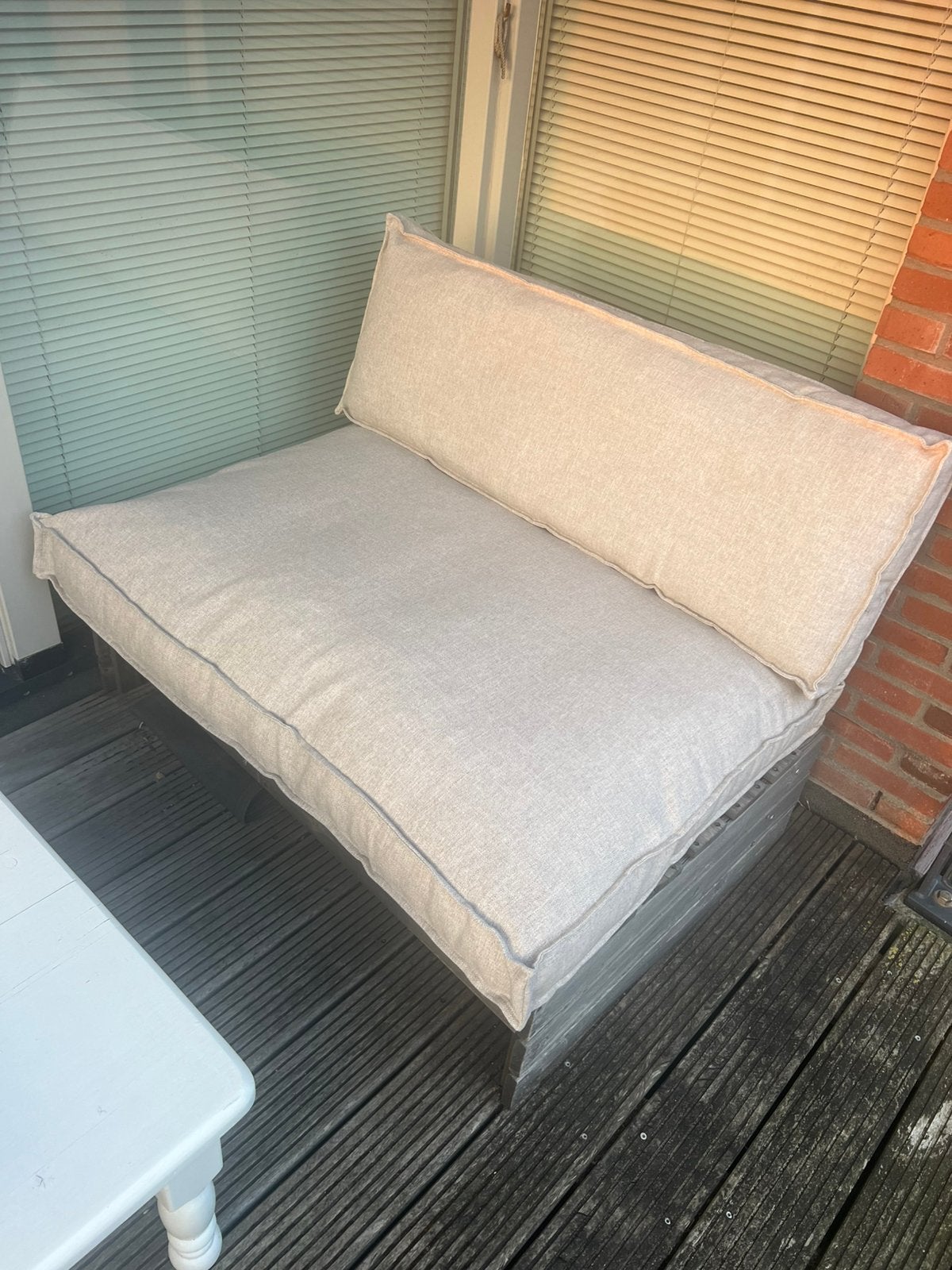 Palletbank met kussens, Ophalen, Zo goed als nieuw, Hout, 2 zitplaatsen