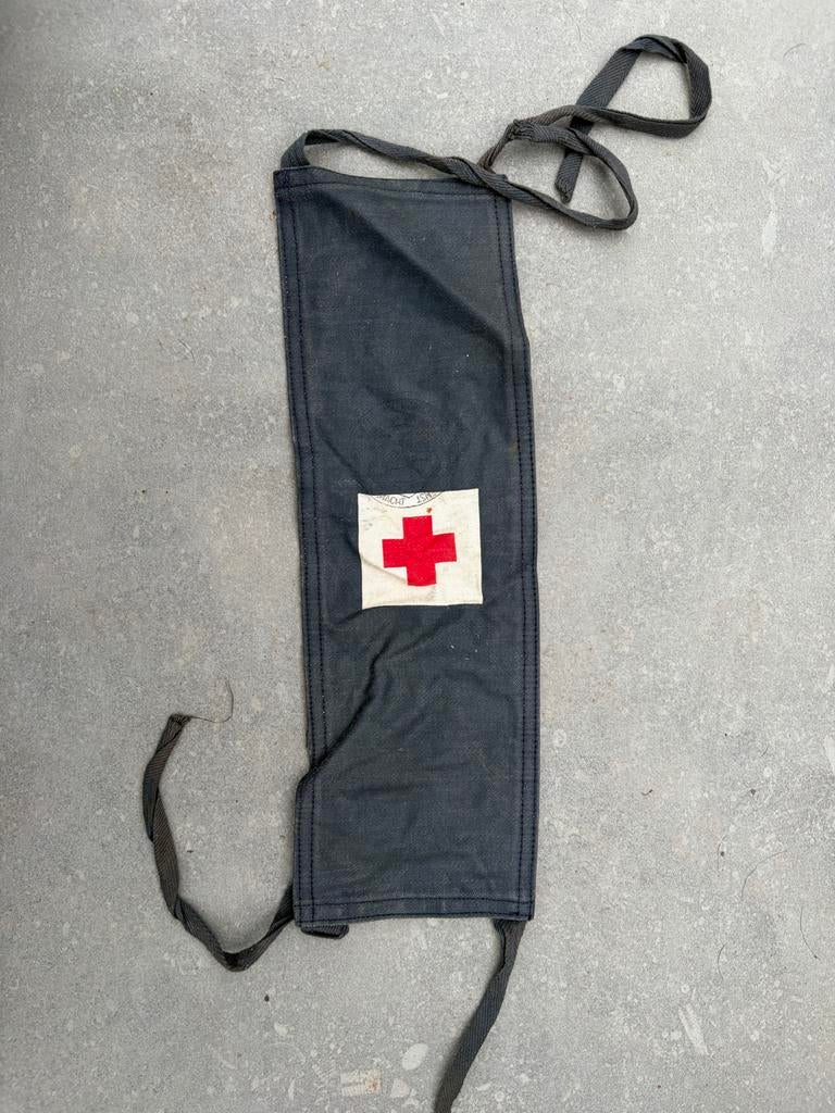 Rode Kruis Armband - Militair Verzamelobject, Ophalen, Overige soorten, Embleem of Badge