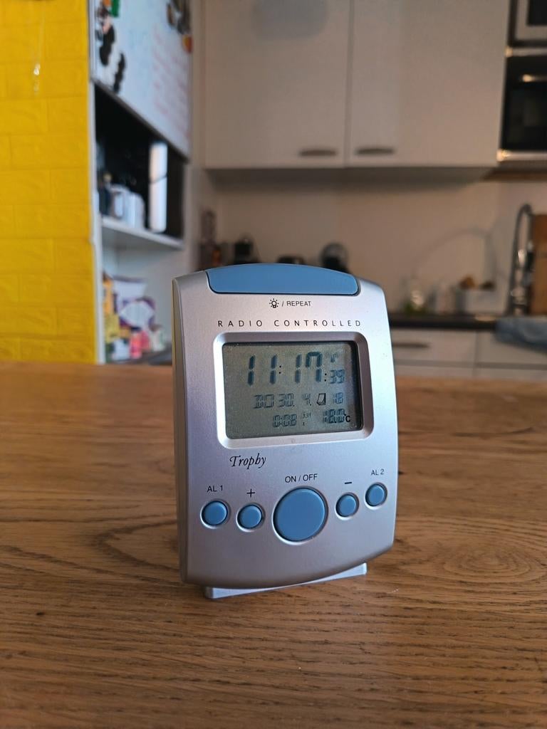 Trophy Radio Controlled Wekker - Digitaal, Ophalen of Verzenden