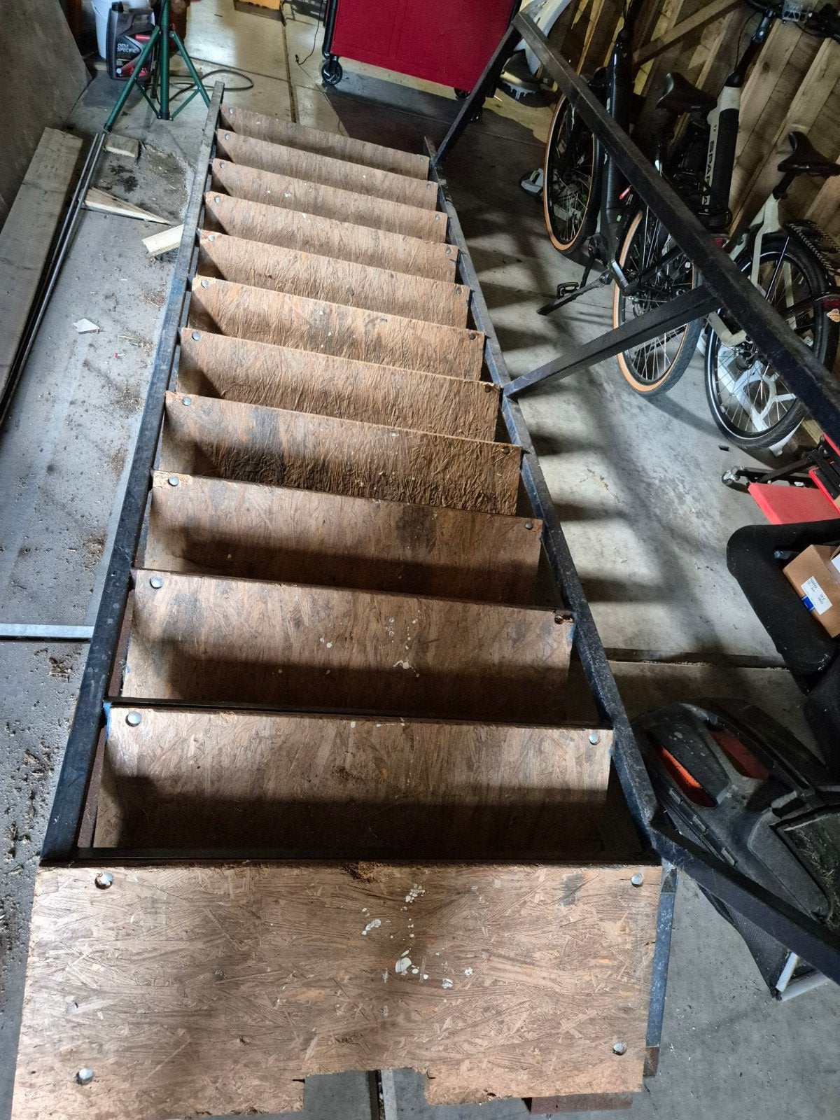 Stalen trap .vaste trap .trap, Doe-het-zelf en Verbouw, Ladders en Trappen, Ophalen of Verzenden, Gebruikt, 2 tot 4 meter