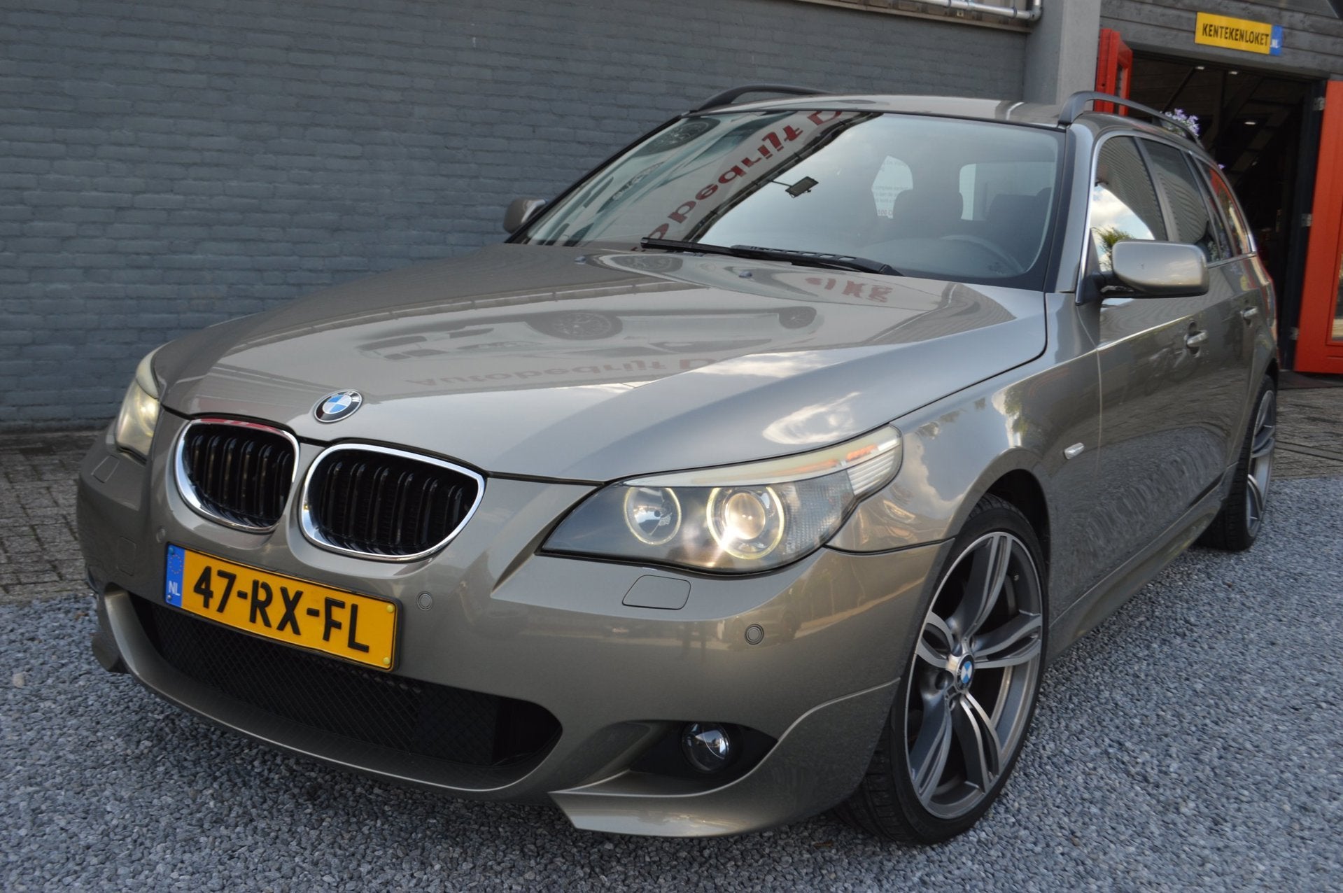 BMW 5-serie Touring 530xi Executive M-Pakket Airco | Leer |, Auto's, Automaat, Gebruikt, 1675 kg, 2000 kg