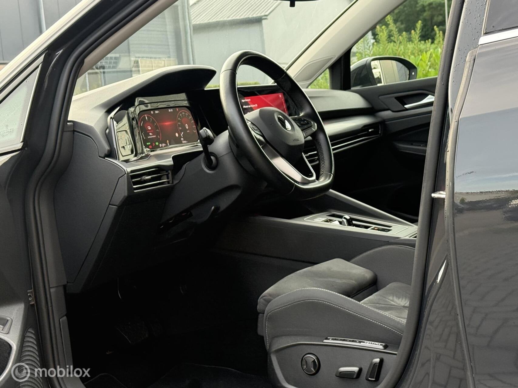 Volkswagen Golf 1.4 eHybrid 204PK 18'inch-ACC-Memory-Massage, 4 cilinders, Plug-in hybride, Zilver of Grijs, Automatische klimaatregeling