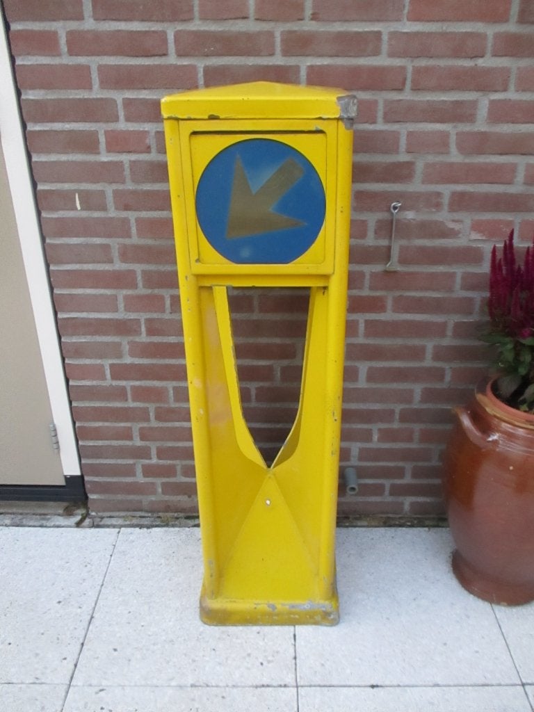 Verkeerszuil ANWB., Ophalen, Gebruikt