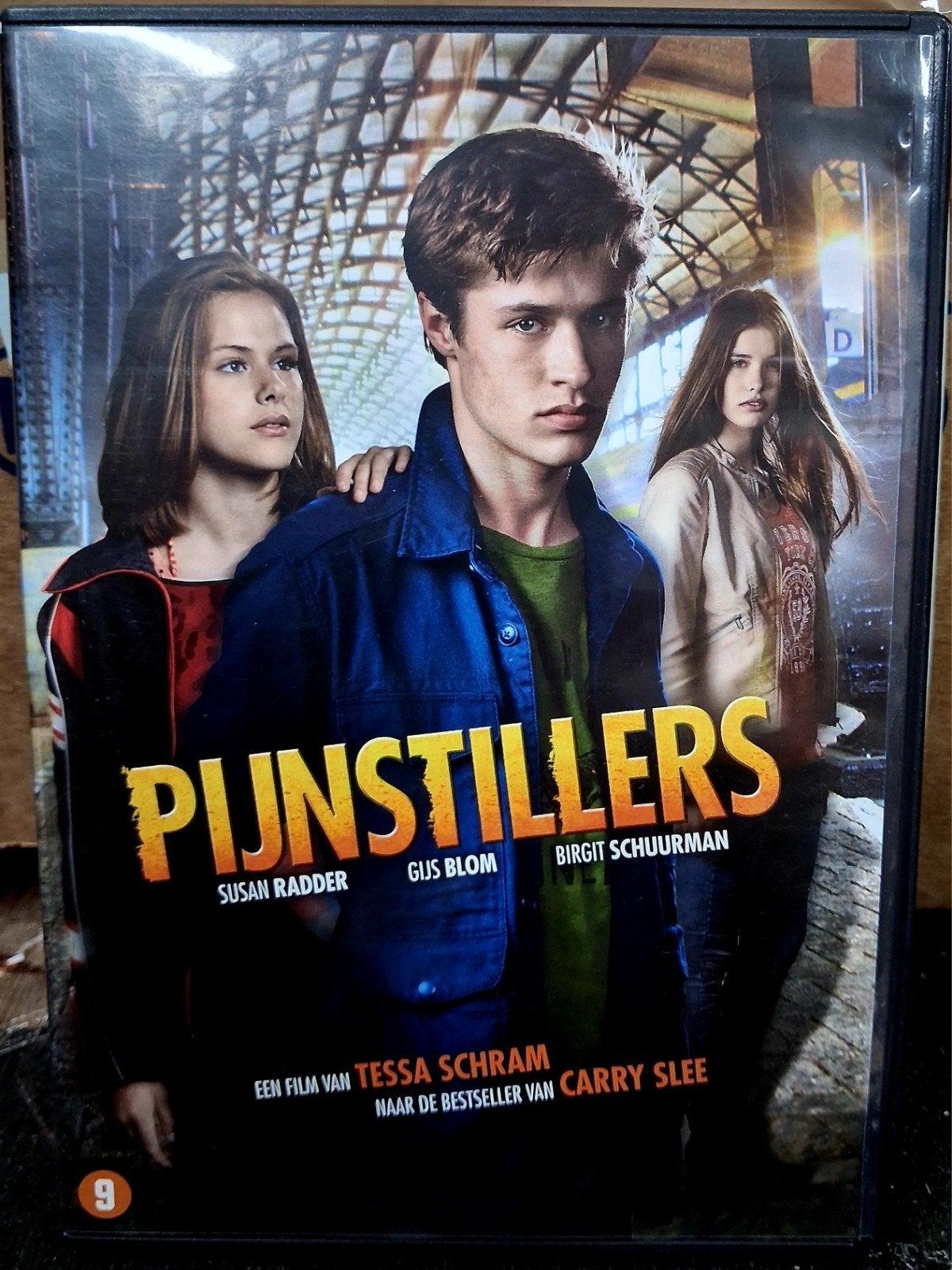 Pijnstillers DVD - Gebaseerd op Carry Slee boek, Cd's en Dvd's, Bonusmateriaal, Gebruikt, Nederlands, Vanaf 9 jaar