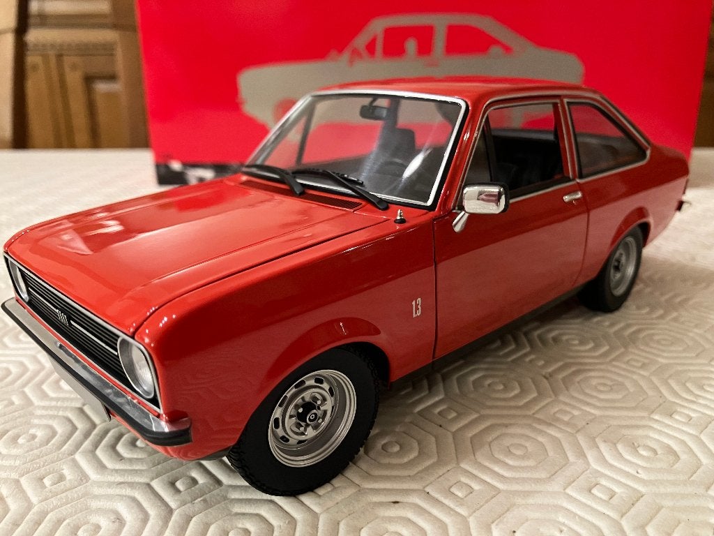 Minichamps 1:18 Ford escort MK2 rood 1002 stuks, Ophalen of Verzenden, Zo goed als nieuw, MiniChamps