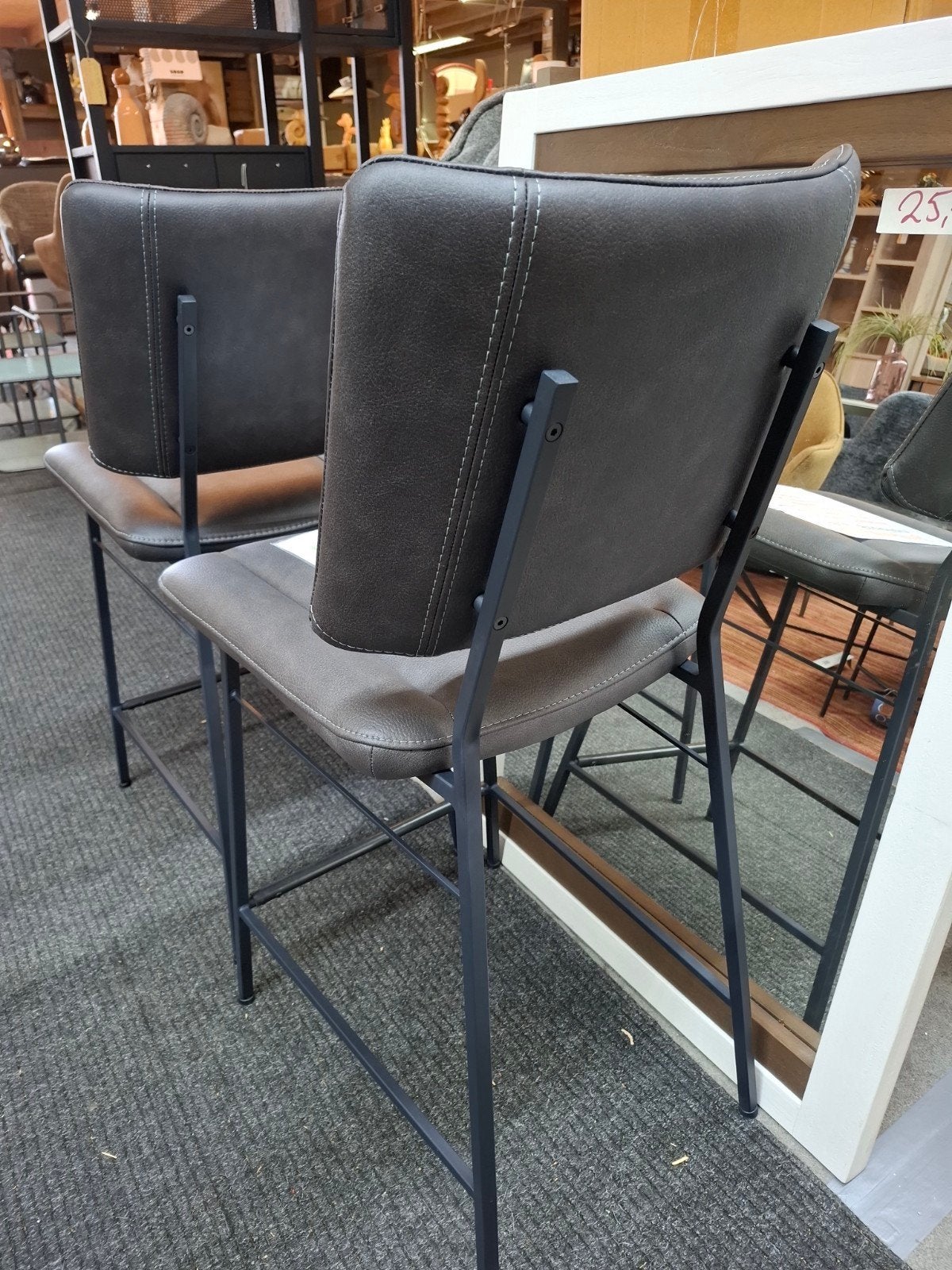 Nieuwe Barstoelen, Antraciet, met zwart frame Tatum UK, Ophalen, 5 krukken of meer, Met voetsteun, 60 tot 90 cm