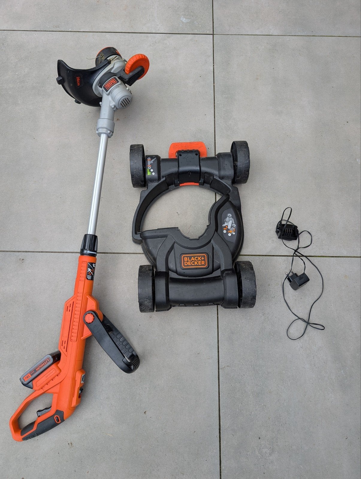 Black+Decker 3-in-1 Accu trimmer, maaier en kantenmaaier, Ophalen, Cirkelmaaier, Gebruikt, Minder dan 30 cm