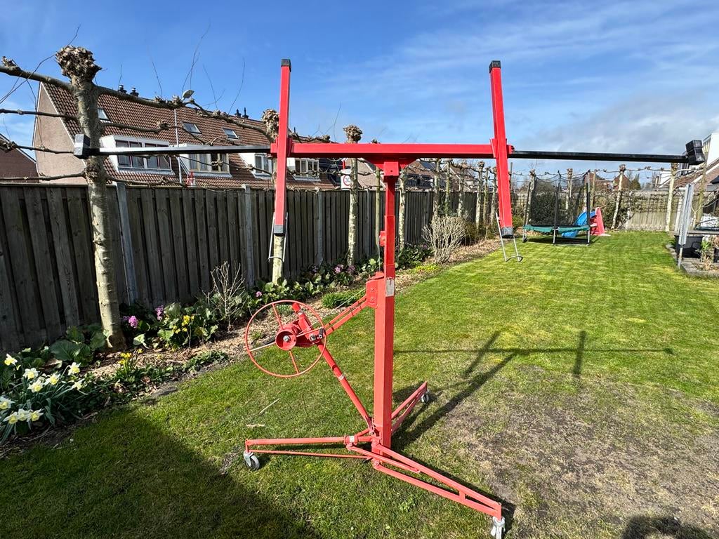 Gipsplaat lift te huur, Ophalen