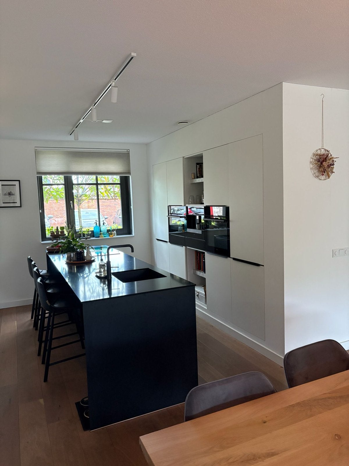 Moderne keuken met kookeiland en composiet werkblad, Ophalen, Gebruikt, Wit, Overige typen