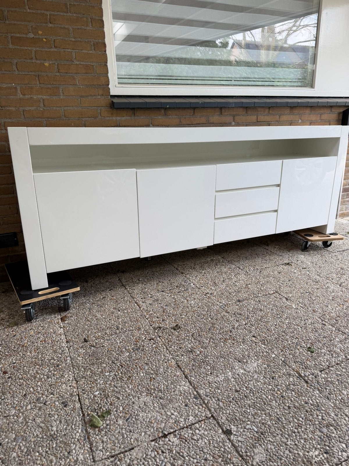 Te koop: wit hoogglans dressoir, Huis en Inrichting, Kasten | Dressoirs, Ophalen, Gebruikt, 25 tot 50 cm, 150 tot 200 cm