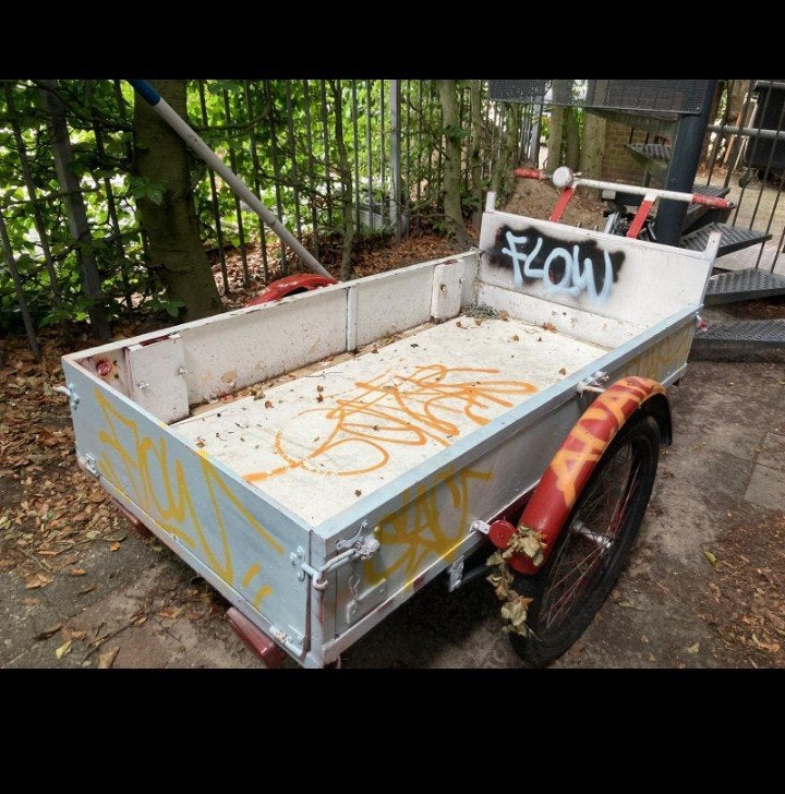 Oude antieke rijdende bakfiets. Bieden vanaf €500., Ophalen, Goederen
