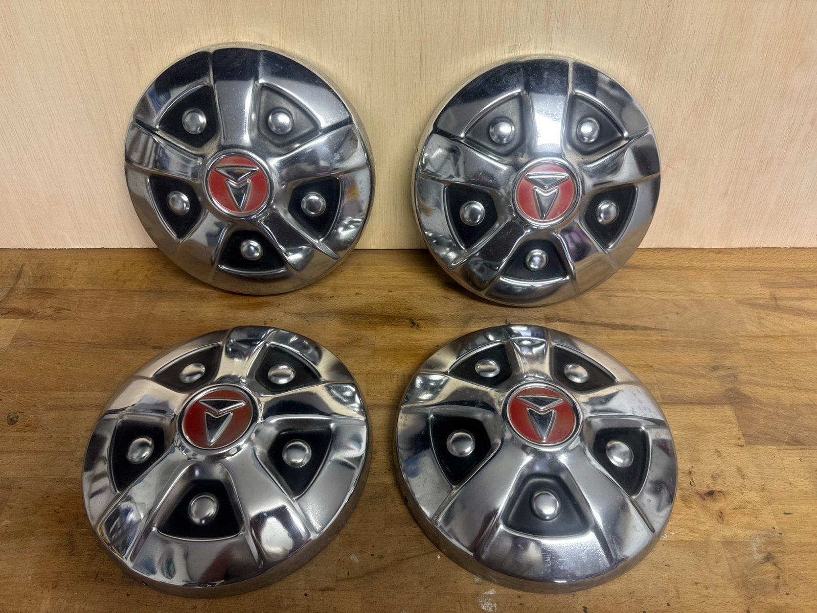 Originele Toyota Hilux/Hiace wieldoppen 14 inch set 4 stuks, Auto diversen, Ophalen of Verzenden, Zo goed als nieuw