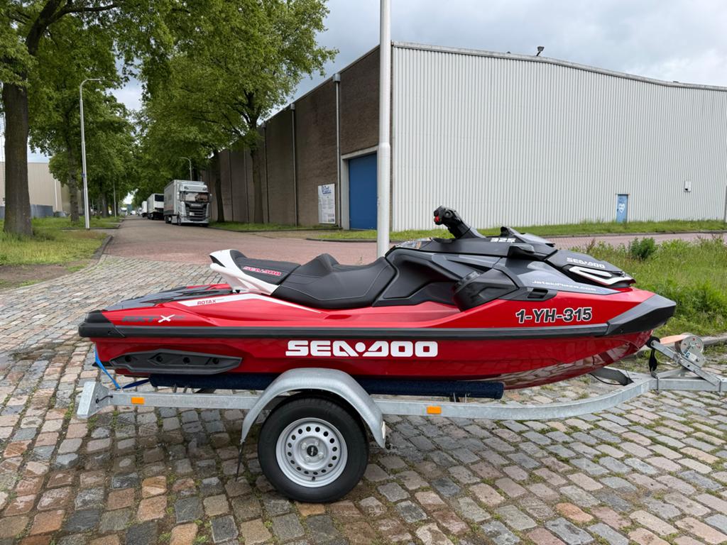 Sea-Doo RXT-X 325 RS - Krachtige waterscooter, Watersport en Boten, Jetski's en Waterscooters, Ophalen, Zo goed als nieuw, Benzine