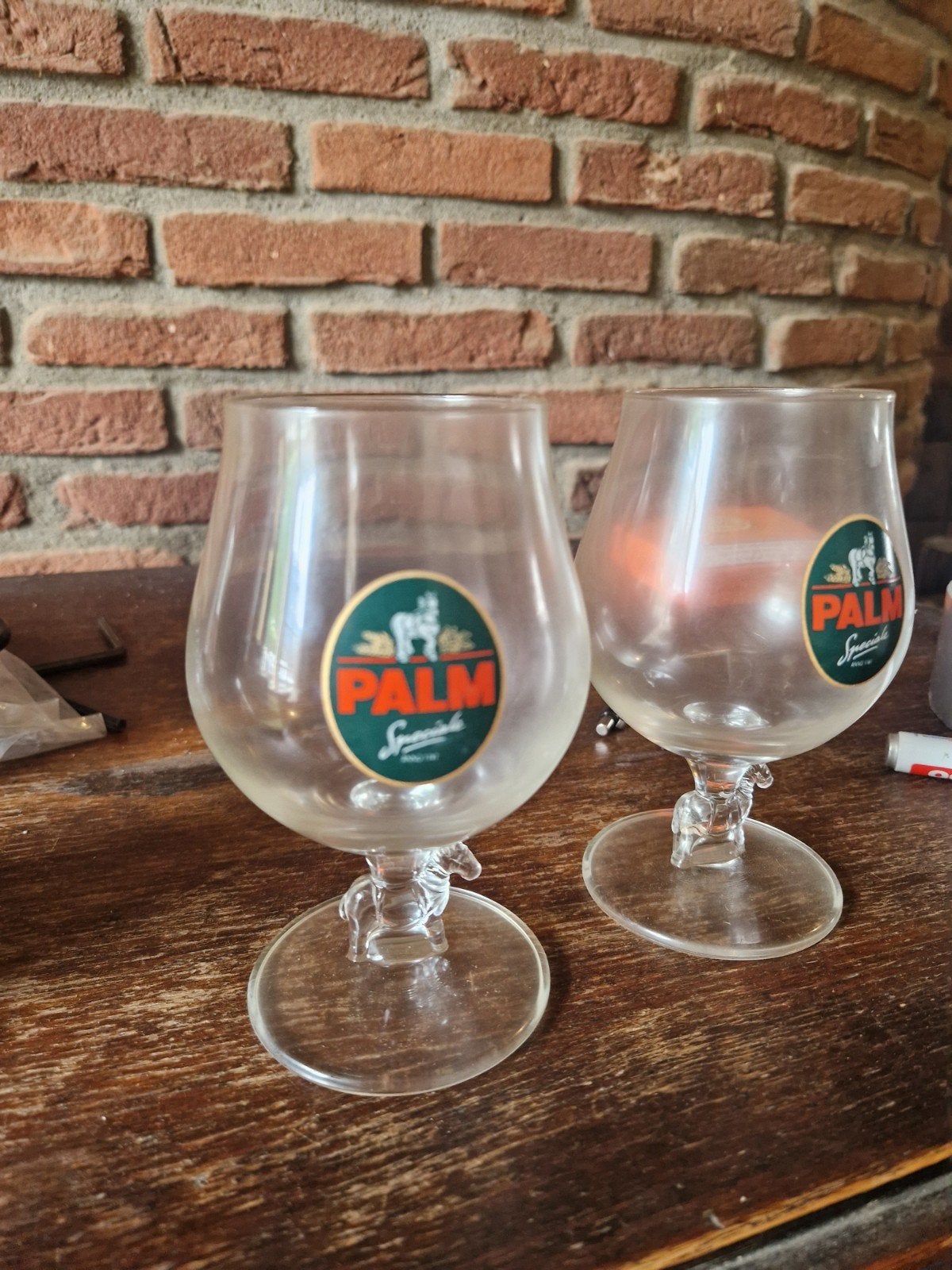 2 Palm Speciaal bierglazen met paardje, Ophalen