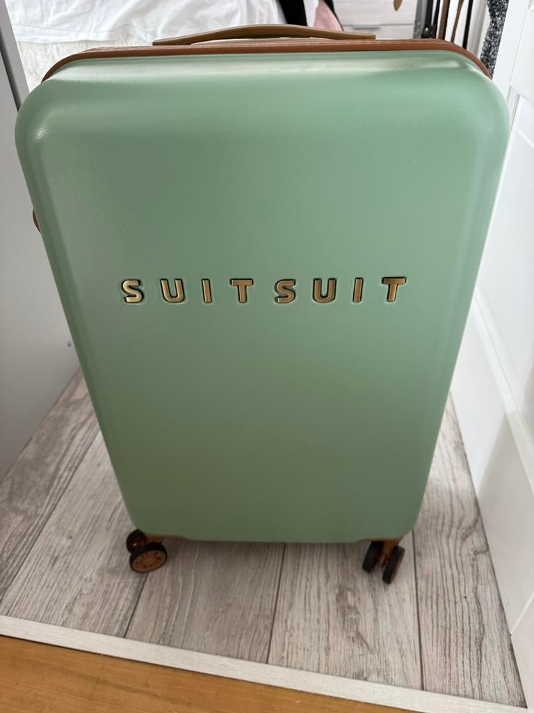 Suitsuit koffer, Sieraden, Tassen en Uiterlijk, Koffers, Ophalen of Verzenden, Zo goed als nieuw, Hard kunststof, 60 tot 70 cm