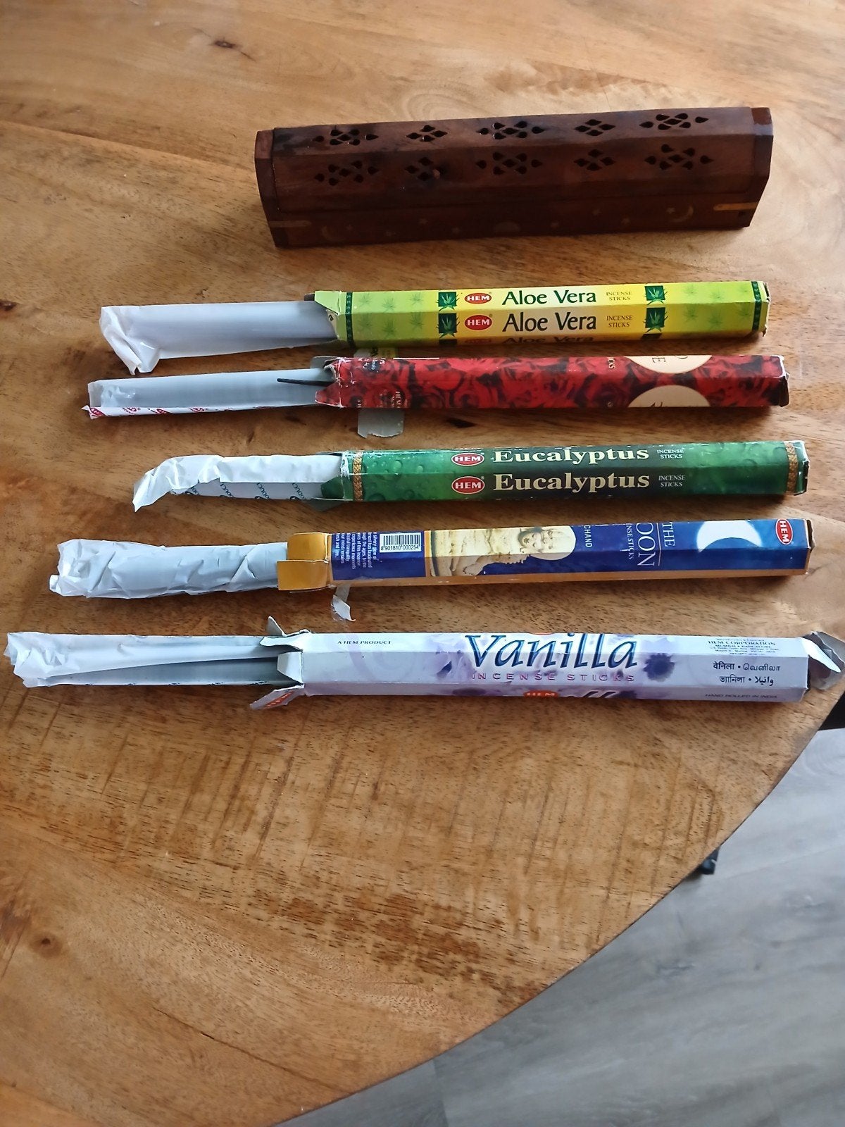 Wierookhouder van hout met wierookstokjes, Ophalen, Hout, Nieuw, Oosters