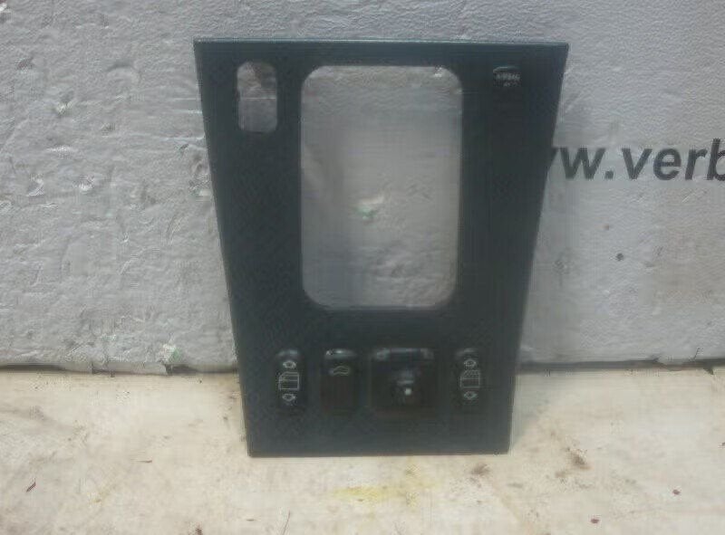 MIDDENCONSOLE Mercedes-Benz CLK (C208) (208-680-0336), Gebruikt, Mercedes-Benz AG, Ophalen of Verzenden, Dialog.mb@mercedes-benz.com