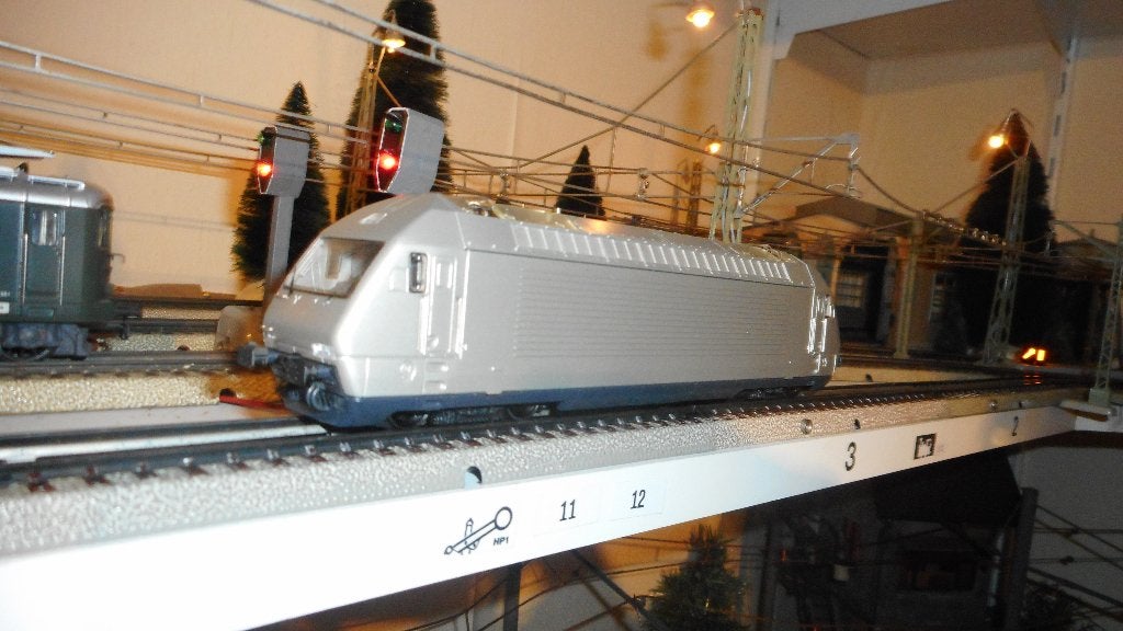 MARKLIN 3461 Zwitserse metalen loc in TECHNO kleur Re 4/4 VI, Wisselstroom, Locomotief, Nieuw, Ophalen of Verzenden