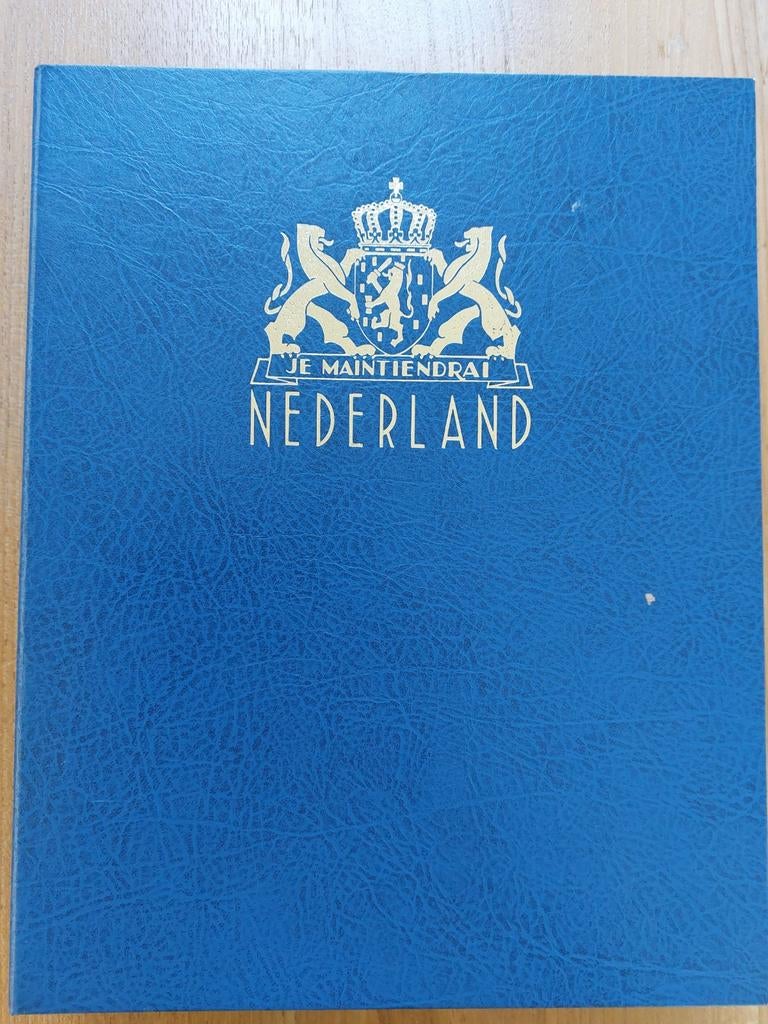 Nederlandse postzegelverzameling in album, Postzegels en Munten, Ophalen of Verzenden, T/m 1940, Gestempeld