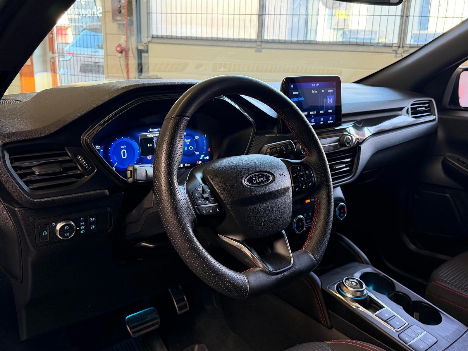Foto 2 van Ford KUGA 2.5 PHEV ST-Line Camera, Navi, Carplay, Stoel/Stuu