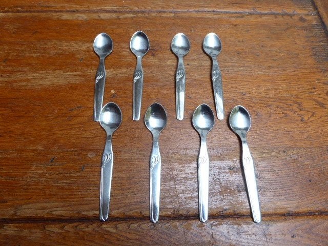 8 vintage dessertlepeltjes