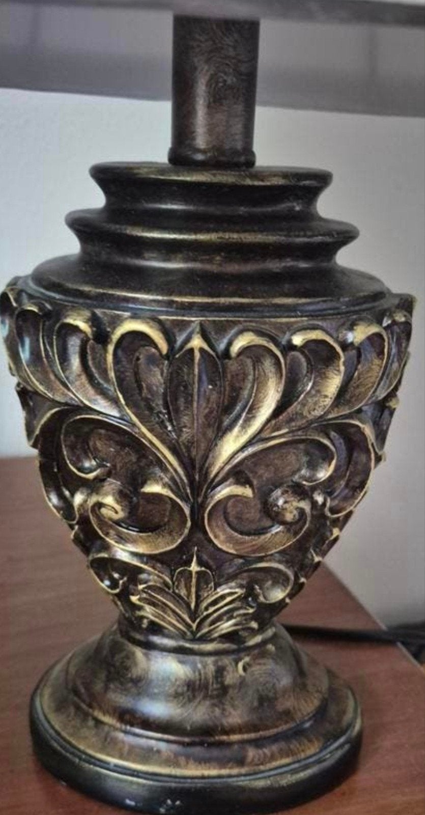 Klassieke Tafellamp met Goudbrons Voet en Stoffen Kap, Ophalen of Verzenden