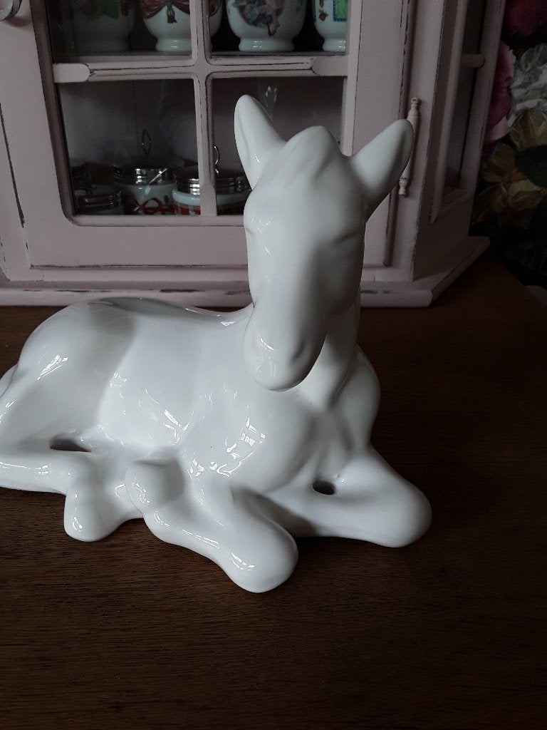 Frans Art Deco. keramisch beeld wit paard/veulen, Ophalen of Verzenden
