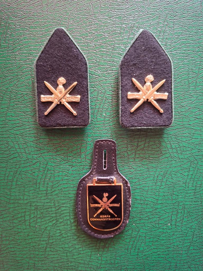 3x artikelen Korps Commando Troepen/ KCT, Verzamelen, Militaria | Algemeen, Ophalen of Verzenden, Landmacht, Nederland, Embleem of Badge