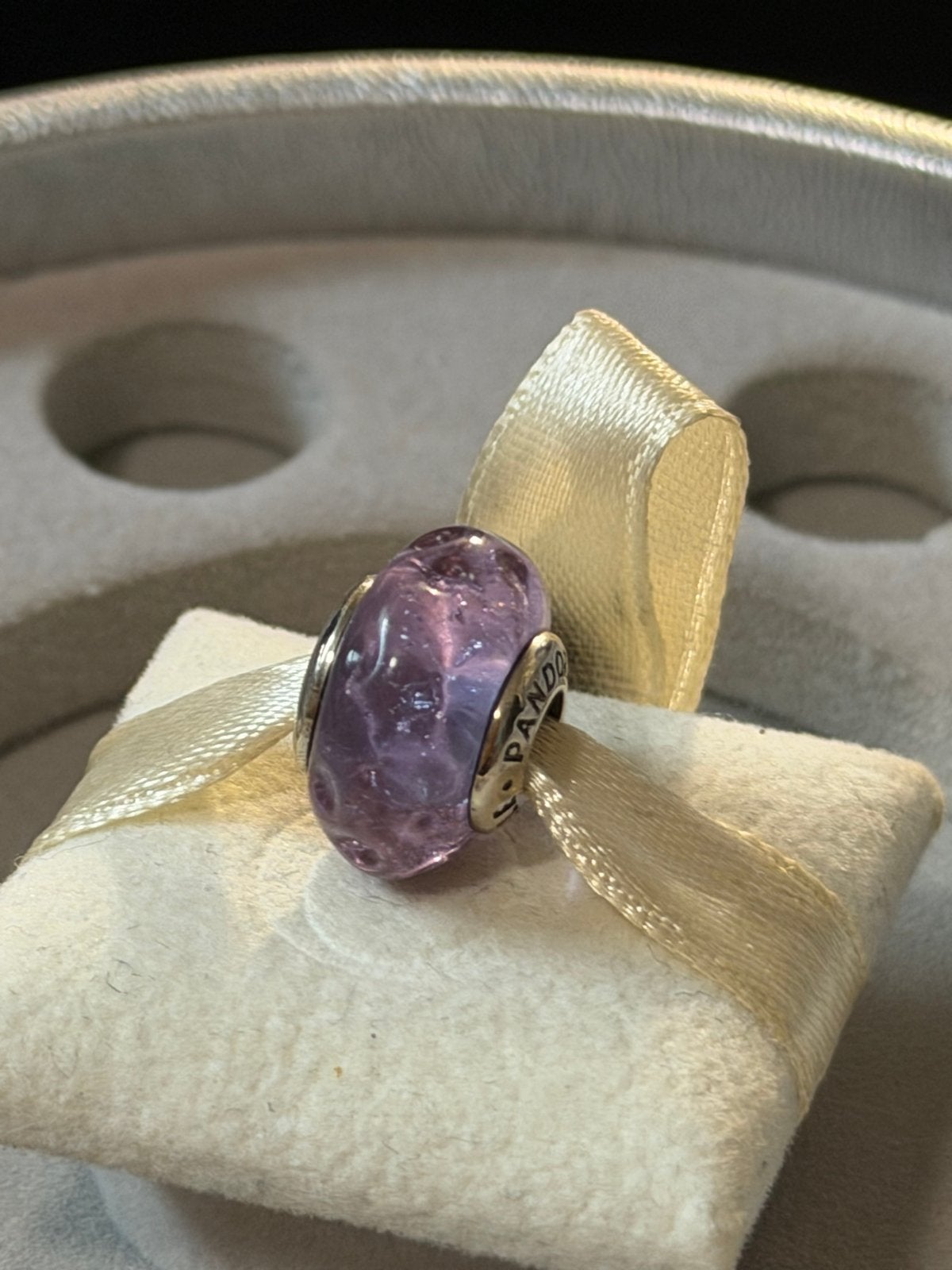 Pandora Murano Lavendel Bedel - Geef je armband een verhaal, Sieraden, Tassen en Uiterlijk, Bedels, Gebruikt, Glas of Kristal