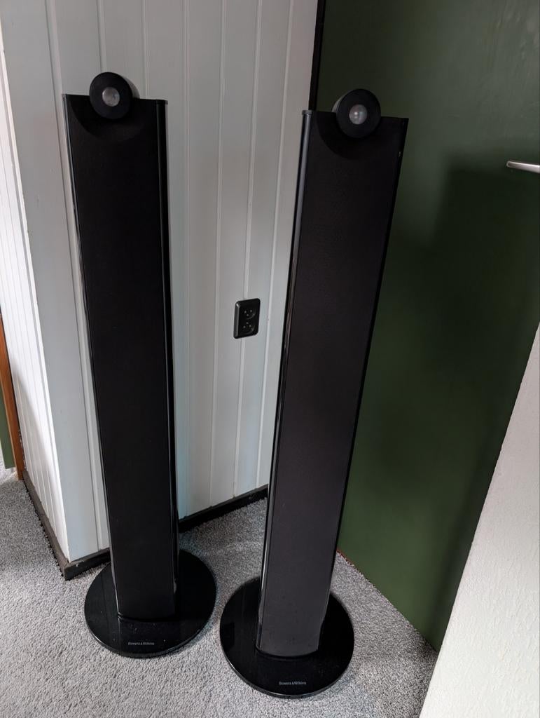 Bowers en Wilkins XT8 zwart met spikes, Ophalen, Zo goed als nieuw, Bowers & Wilkins (B&W), 120 watt of meer