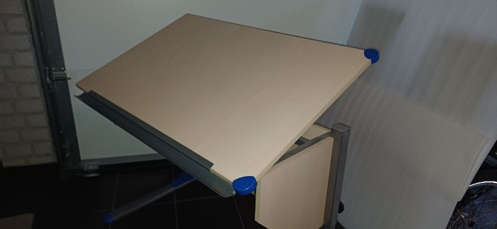 Hoogte verstelbaar klapbureau, Ophalen, Overige typen, 110 cm, Spaanplaat of MDF