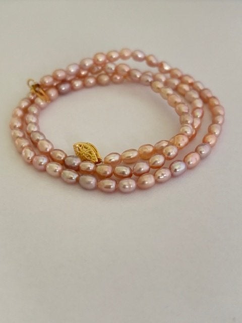 Parel Ketting Mini Oudroze Rijst Parels 4/3mm 14K Goud, Ophalen of Verzenden, Nieuw, Wit, Goud