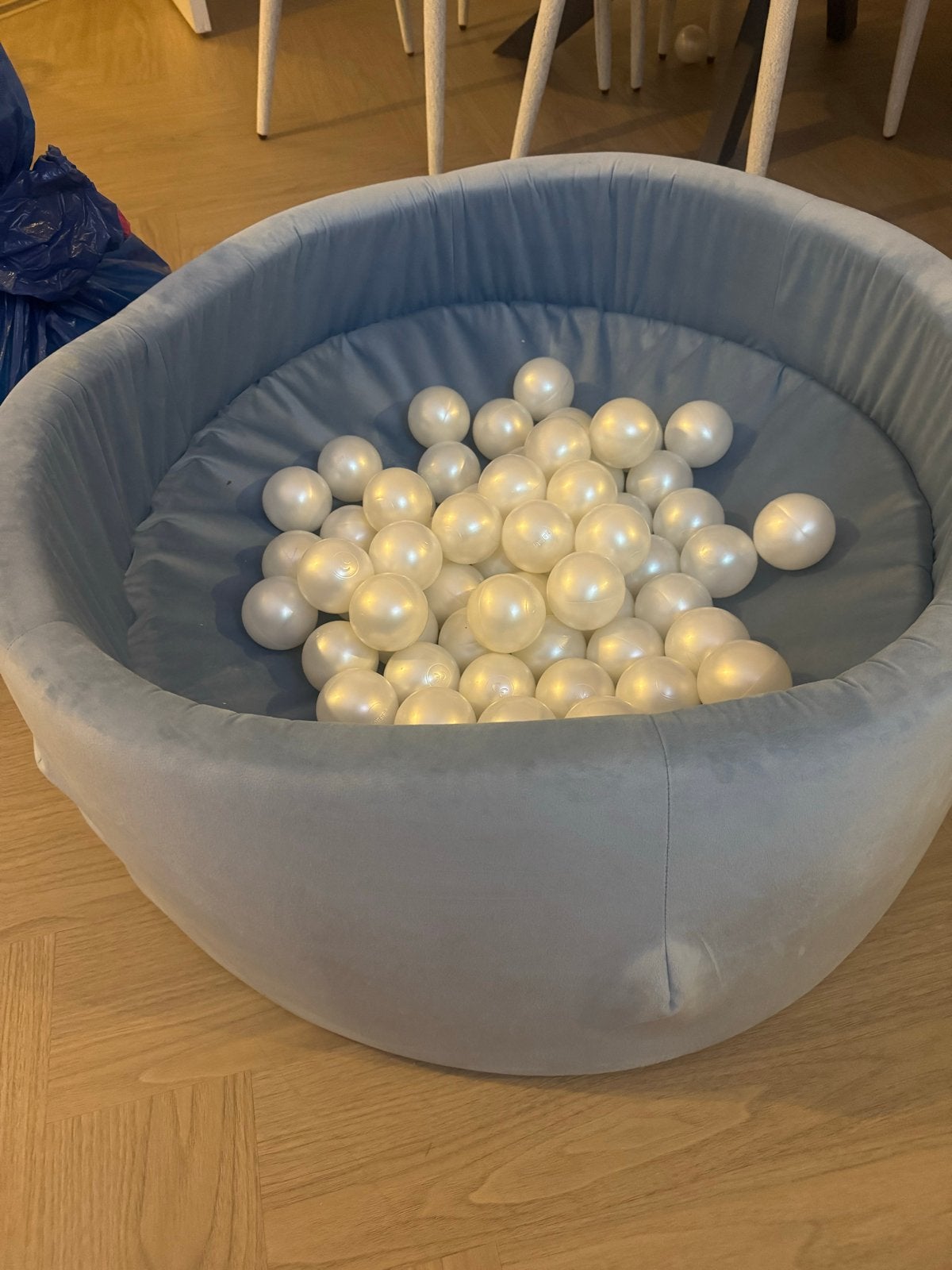 Ballenbak blauw met parelmoer ballen, Ophalen of Verzenden, Zo goed als nieuw, Jongen of Meisje