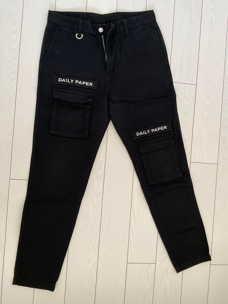 Daily Paper cargo broek zwart L, Kleding | Heren, Broeken en Pantalons, Ophalen of Verzenden, Zo goed als nieuw, Maat 52/54 (L)